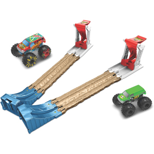 хорошая модель Игровой набор Hot Wheels Двойной старт серии "Monster Trucks" (GYC80)